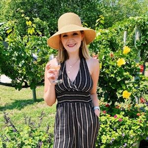 Meet your Posher, Cassandra